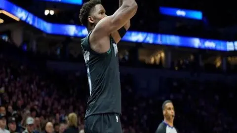 普利希奇职业生涯首丢点球，小米林神扑力挽狂澜